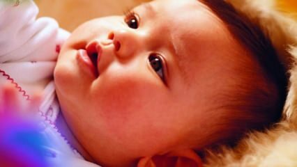 Kapan warna mata bayi menjadi jelas?