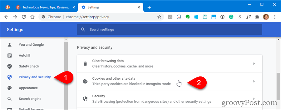 Klik Cookie dan data situs di Pengaturan privasi dan keamanan di Chrome
