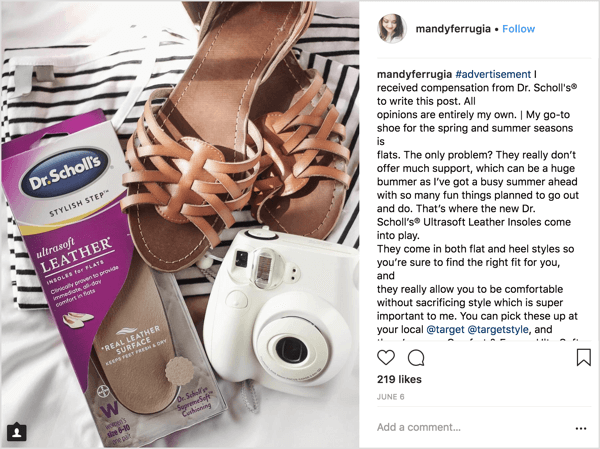 Mandy Ferrugia, seorang influencer kecantikan dan gaya hidup Instagram, membantu mempromosikan sol Dr. Scholl untuk flat di postingan bersponsor ini.