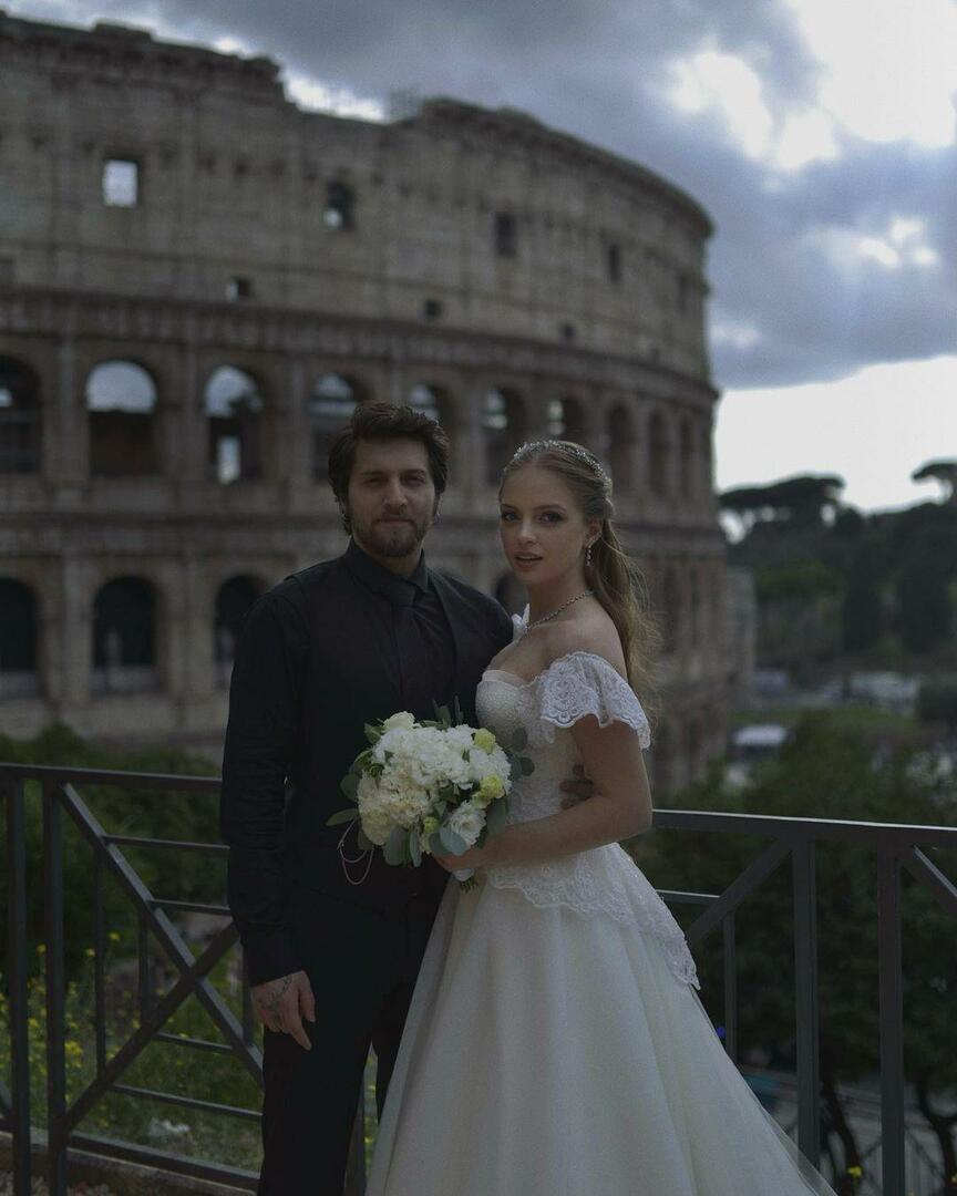 Pernikahan pasangan terkenal itu diadakan di Roma