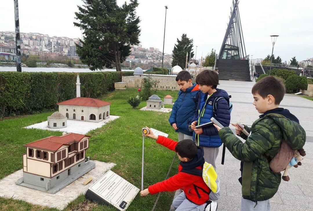 Pemandangan dari Taman dan Museum Miniatur Türkiye