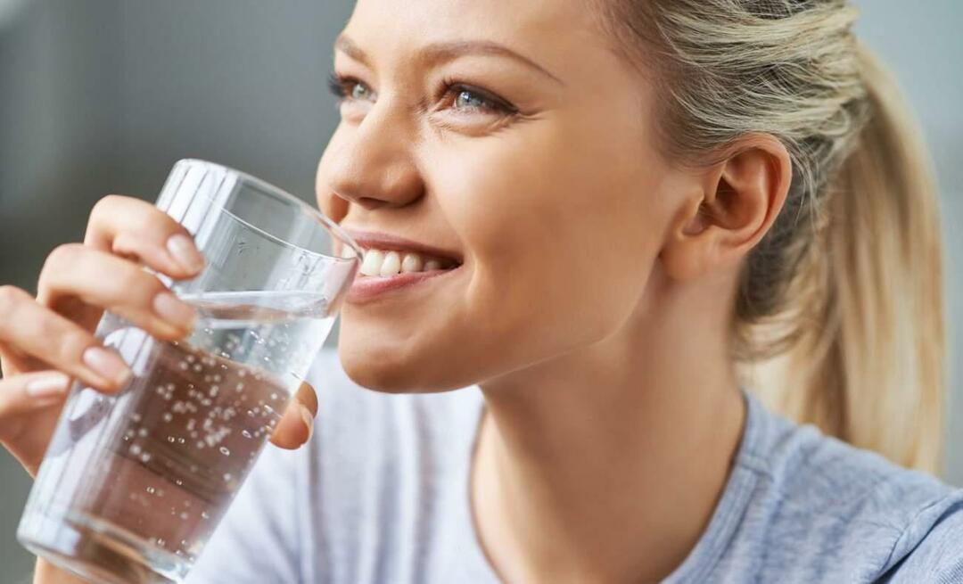 Apa manfaat air minum untuk kulit dan rambut? Apakah minum banyak air dapat memperbaiki kulit?