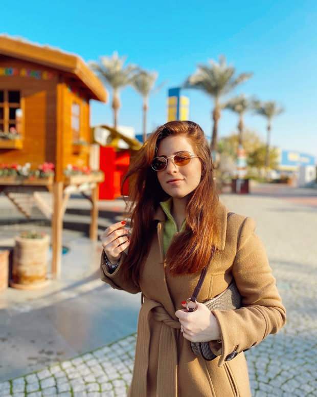 Siapakah Zeynep Özkaya, Strawberry dari 'My Magic Mom'? Saran kombinasi universitas paling bergaya dengan gaya Zeynep Özkaya
