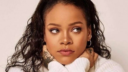 Jawaban sulit untuk pertanyaan album dari Rihanna! "Album apa, aku menyelamatkan dunia di sini"