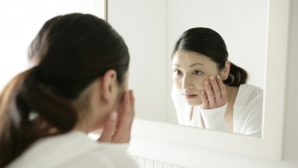 Apa saja gejala dysmorphophobia (penyakit Cermin)? Apakah ada perawatan?