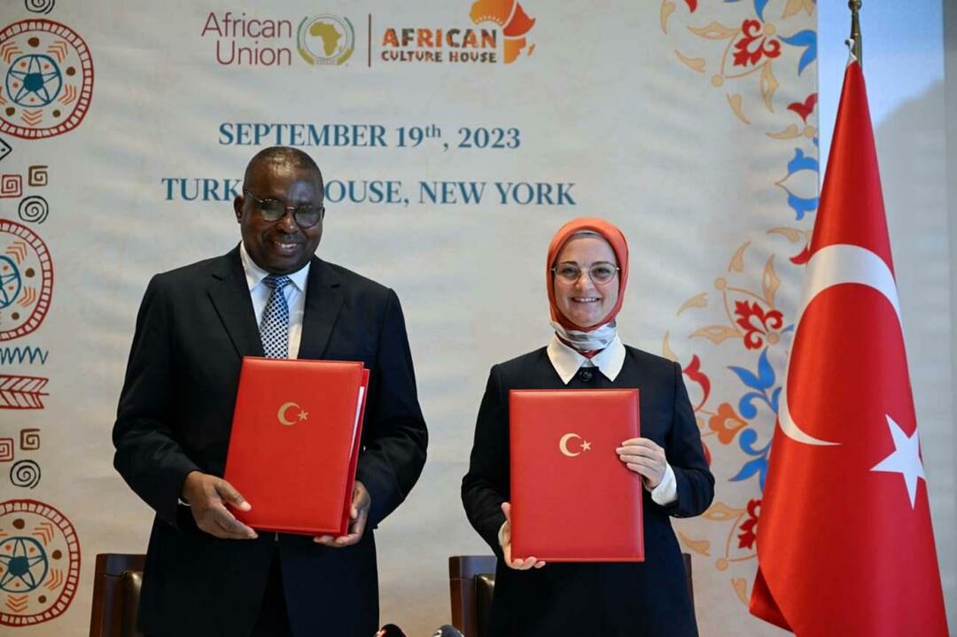 Protokol kerja sama ditandatangani antara Uni Afrika dan Asosiasi Rumah Kebudayaan Afrika kami