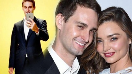 Miranda Kerr, istri teladan dari pendiri Snapchat, wajah Evan bengkak!