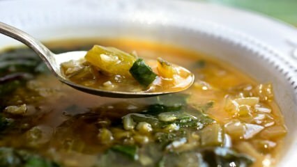 Bagaimana cara membuat sup chard yang lezat?