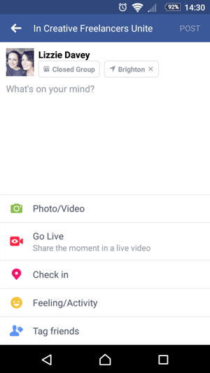 Untuk mulai menggunakan Facebook Live, ketuk Go Live saat Anda membuat status.