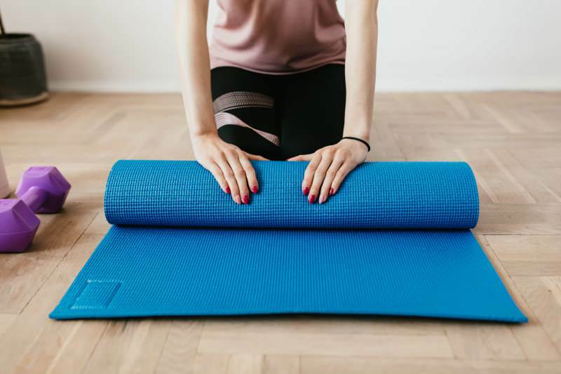 Cara membersihkan matras Pilates