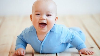 Bagaimana latihan bayi dilakukan? Latihan penguatan otot untuk bayi