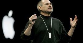 Sandal pendiri Apple Steve Jobs siap dilelang! Dijual dengan harga rekor