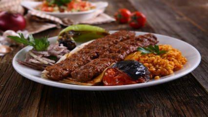 Bagaimana cara membuat kebab Adana asli? Resep kebab Adana buatan sendiri