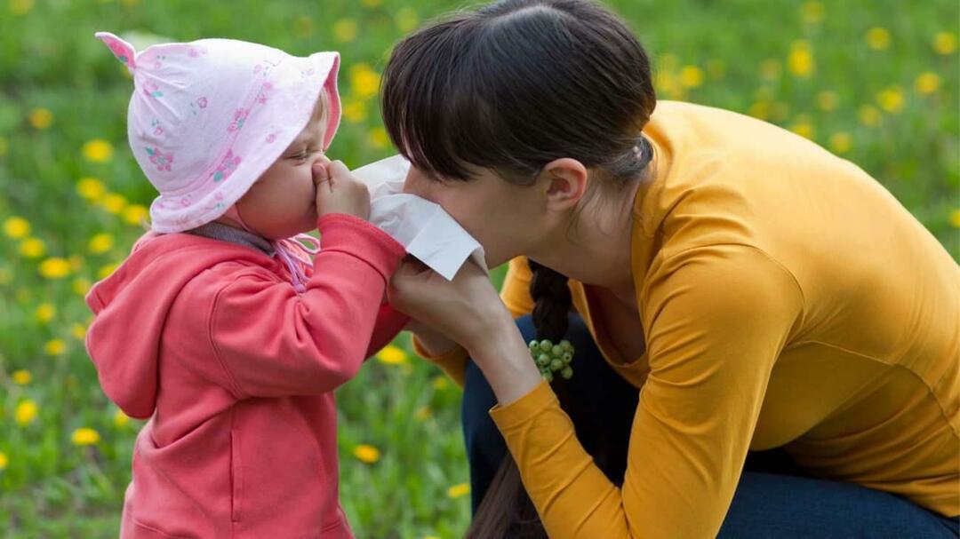Apa perbedaan alergi musiman dan pilek pada anak?