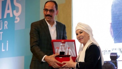 Legenda musik rakyat Turki menerima penghargaan Bedia Akartürk