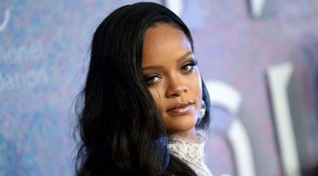 Rihanna menyebut Trump pasien jiwa