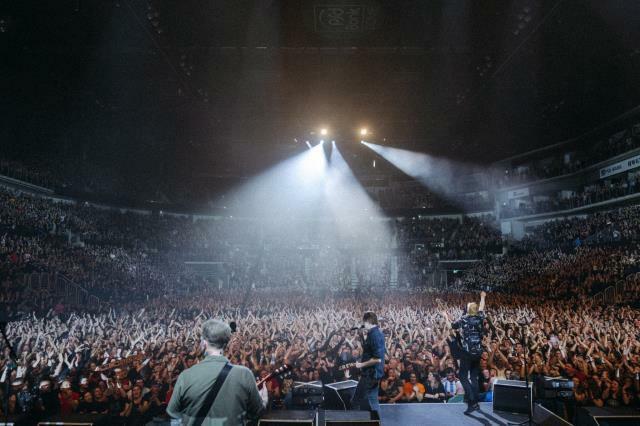 band rock Toten Hosen mengumpulkan lebih dari 1 juta euro untuk korban gempa di konser