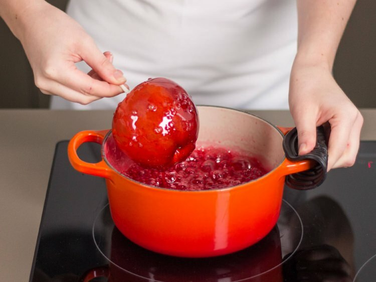 Bagaimana cara membuat permen apel di rumah? Tips membuat permen apel