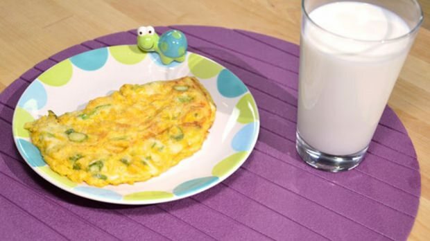 Bagaimana cara membuat telur dadar bayi? Resep telur dadar telur termudah dan memuaskan untuk bayi
