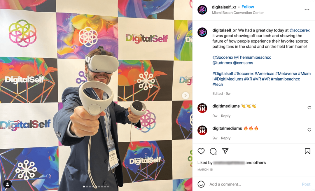 gambar posting Instagram DigitalSelf dengan foto set VR