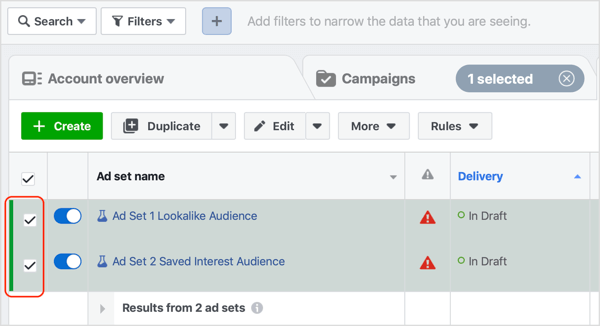 Pastikan kedua set iklan Facebook Anda dipilih.