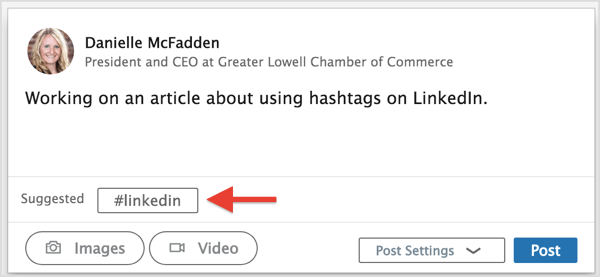 Gunakan salah satu saran hashtag LinkedIn atau ketik hashtag pilihan Anda.