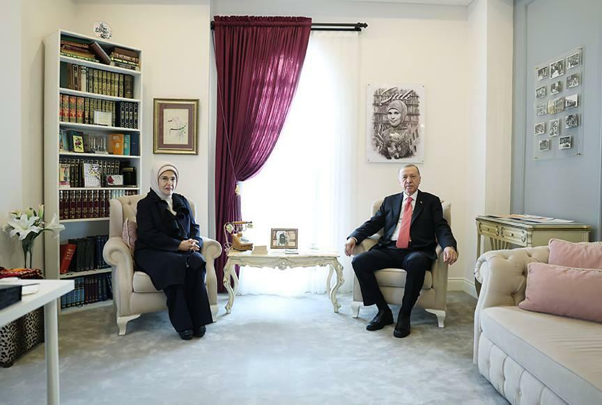 Presiden Erdoğan dan Emine Erdoğan mengunjungi Yayasan Şule Yüksel Şenler