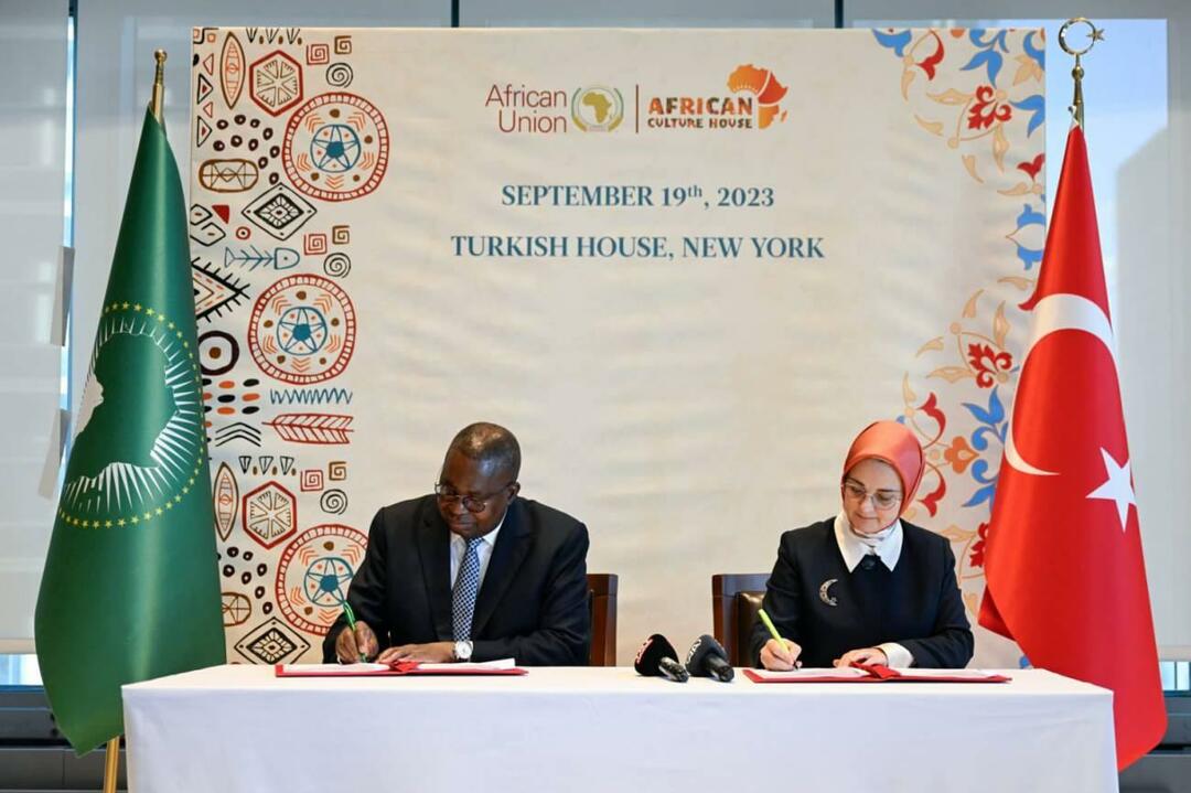 Sebuah nota kesepahaman ditandatangani antara Asosiasi Rumah Kebudayaan Afrika dan Uni Afrika