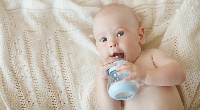 Haruskah bayi diberi air?