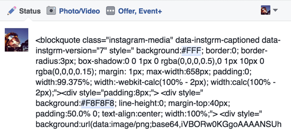 Rekatkan kode semat dari kiriman Instagram Anda ke dalam pembaruan status Facebook.