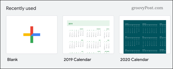 Memilih templat kalender di Google Sheets