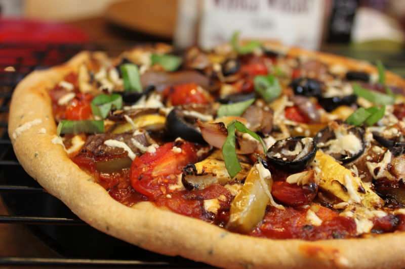Resep pizza vegetarian termudah! Bagaimana cara membuat pizza vegetarian di rumah?