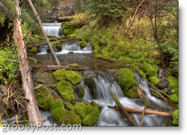 Foto - Contoh Slow Shutterspeed - Air aliran sungai hutan hijau