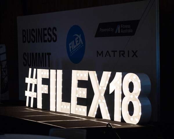 Cara mempromosikan acara langsung Anda di Facebook, contoh hashtag acara langsung di # filex18