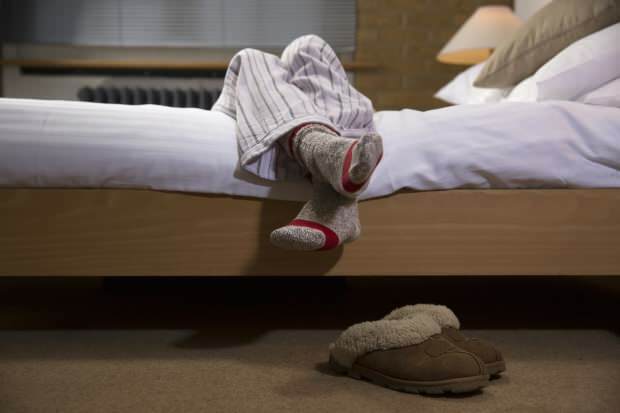 sindrom kaki gelisah menyebabkan gangguan tidur dengan nyeri hebat