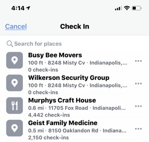 Contoh lokasi check-in untuk bisnis terdekat di Facebook.