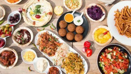 Apa saja makanan yang menjaga puasa penuh untuk memfasilitasi puasa? Cara untuk mencegah kenaikan berat badan di iftar