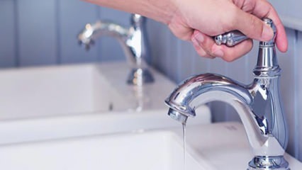 Bagaimana cara mengganti faucet kamar mandi? Bagaimana cara mengganti baterai faucet air yang bocor?