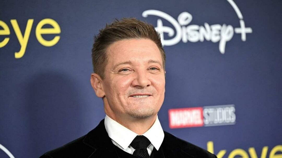 Itu di bawah bajak salju! Pernyataan pertama dari Jeremy Renner