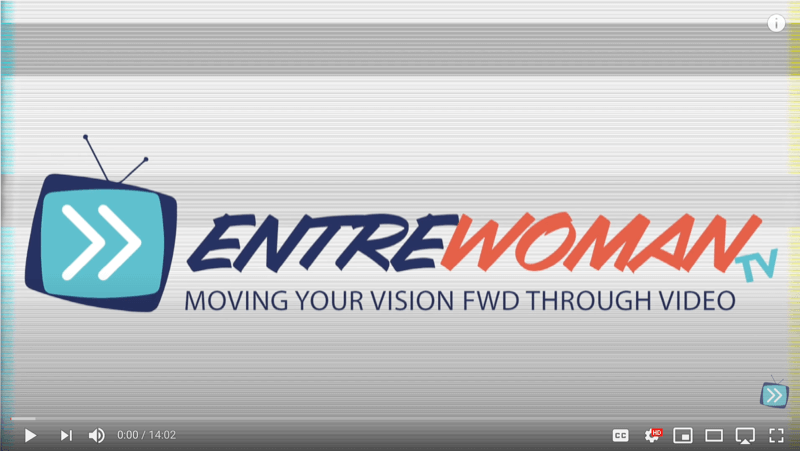 tangkapan layar dari video tv entrewoman dengan intro logo pendek