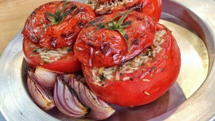Bagaimana cara membuat tomat isi di dalam oven?