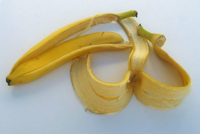 Bagaimana cara perak dipoles, apa metode pemolesan peraknya? Memutihkan warna perak dengan kulit pisang