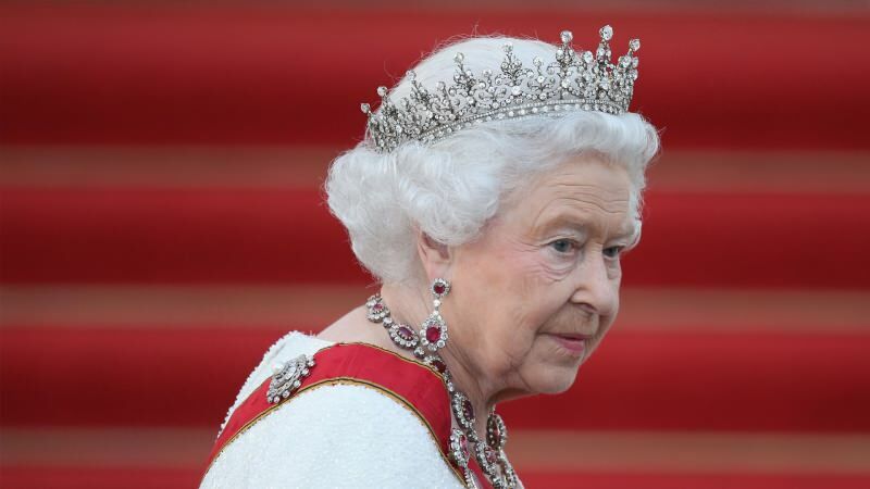 Ratu Elizabeth, 93, meninggalkan istana karena takut akan virus korona!