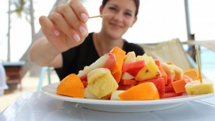 Kapan makan buah dalam diet? Apakah terlambat makan buah menambah berat badan?