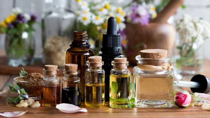 Sebuah obat untuk seribu masalah: Bagaimana cara menyiapkan semprotan aromaterapi? Apa itu minyak aromaterapi?