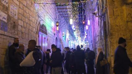 Jalanan Yerusalem cemerlang di bulan Ramadhan