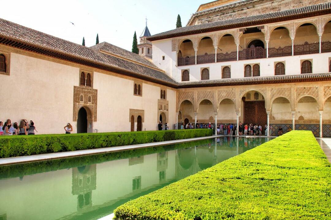 Gambar dari Istana Alhambra