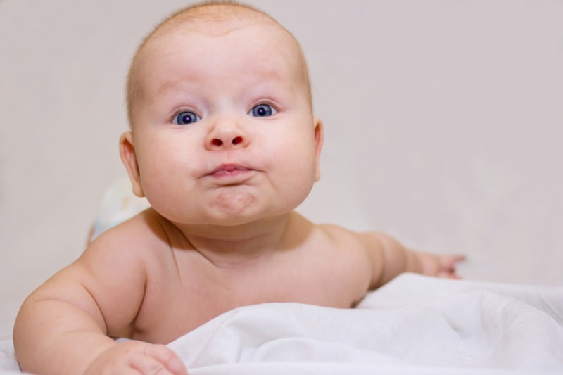 Kapan sebaiknya lidah dipotong pada bayi?