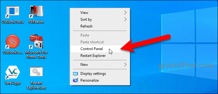 Panel Kontrol tersedia di menu klik kanan pada desktop Windows 10