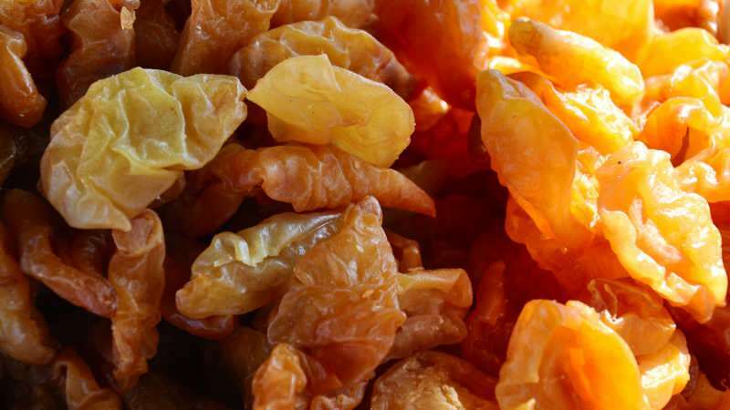Bagaimana cara mengeringkan aprikot di rumah dengan metode alami?